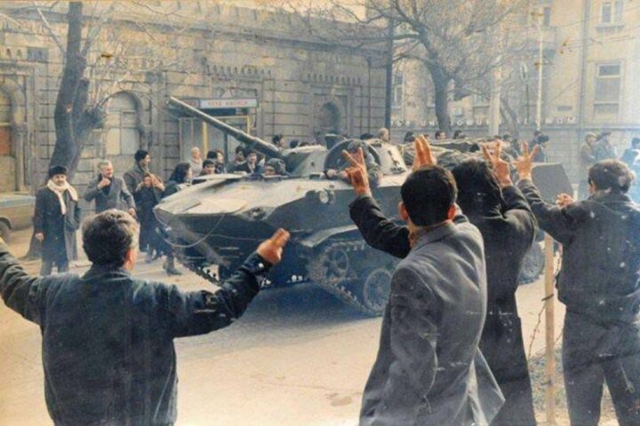 Azerbaijanis protest against the entrance of the Soviet tanks to the streets of capital Baku